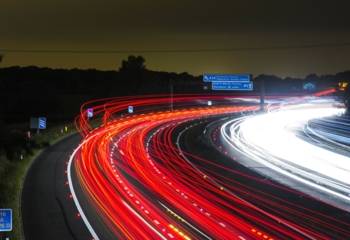 Minimalna prędkość na autostradzie – ile wynosi?